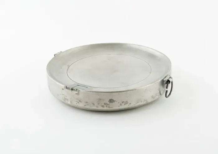Framed Print : Hot Water Dish, London, c. 1800. Creator: Carpenter and Hamberger Framed Print : Hot Water Dish, London, c. 1800. Creator: Carpenter and Hamberger