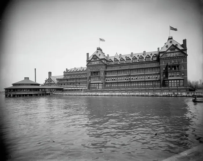 Framed Print : Hotel Chamberlin, Old Point Comfort, Va. 1902. Creator: Unknown Framed Print : Hotel Chamberlin, Old Point Comfort, Va. 1902. Creator: Unknown