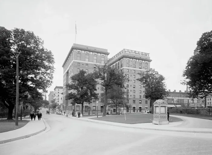 Framed Print : Hotel Richmond, Richmond, Va. c.between 1910 and 1920. Creator: Unknown Framed Print : Hotel Richmond, Richmond, Va. c.between 1910 and 1920. Creator: Unknown