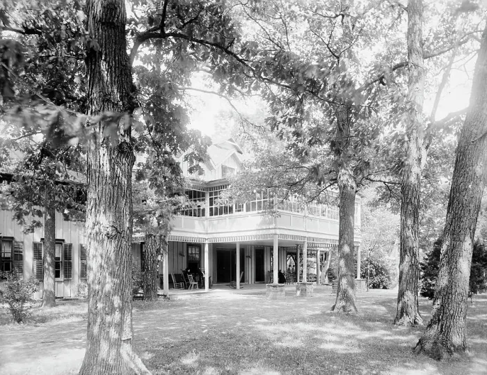 Framed Print : Hotel, Taughannock Falls, N.Y. between 1900 and 1906. Creator: Unknown Framed Print : Hotel, Taughannock Falls, N.Y. between 1900 and 1906. Creator: Unknown