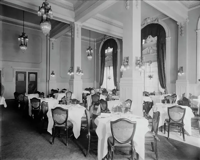 Framed Print : Hotel Utica, Mulberry Room, Utica, N.Y. between 1905 and 1915. Creator: Unknown Framed Print : Hotel Utica, Mulberry Room, Utica, N.Y. between 1905 and 1915. Creator: Unknown