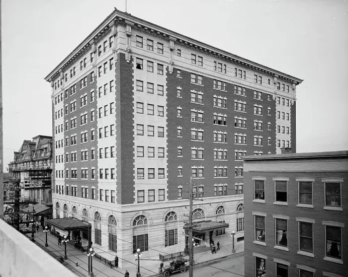 Framed Print : Hotel Utica, Utica, N.Y. between 1905 and 1915. Creator: Unknown Framed Print : Hotel Utica, Utica, N.Y. between 1905 and 1915. Creator: Unknown