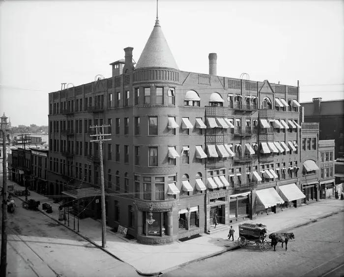 Framed Print : Hotel Vincent, Saginaw, Mich. between 1900 and 1910. Creator: Unknown Framed Print : Hotel Vincent, Saginaw, Mich. between 1900 and 1910. Creator: Unknown