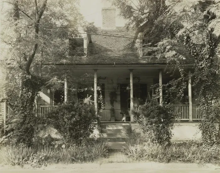 Framed Print : House, 821 Main Street, Natchez, Adams County, Mississippi, 1938. Creator: Frances Benjamin Johnston Framed Print : House, 821 Main Street, Natchez, Adams County, Mississippi, 1938. Creator: Frances Benjamin Johnston