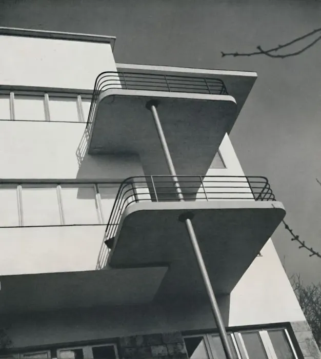 Framed Print : House for two families in Budapest, Romania, 1933 Framed Print : House for two families in Budapest, Romania, 1933