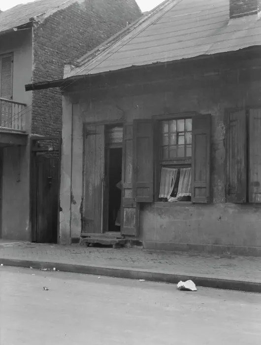 Framed Print : House in the French Quarter, New Orleans, between 1920 and 1926. Creator: Arnold Genthe Framed Print : House in the French Quarter, New Orleans, between 1920 and 1926. Creator: Arnold Genthe