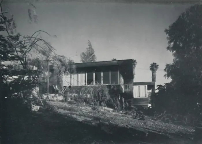 Framed Print : House at Los Angeles by Richard J Neutra. - Patio and garden view, 1942 Framed Print : House at Los Angeles by Richard J Neutra. - Patio and garden view, 1942