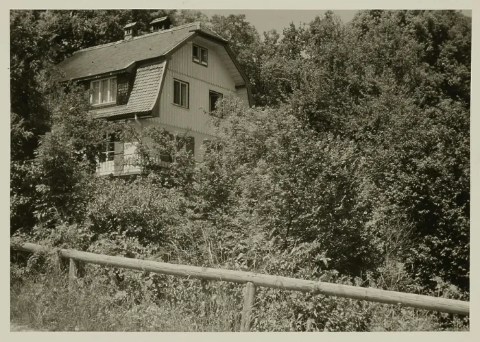 Framed Print : House of Wassily Kandinsky and Gabriele Munter ('Munter House') in Murnau, c1909. Creator: Anonymous Framed Print : House of Wassily Kandinsky and Gabriele Munter ('Munter House') in Murnau, c1909. Creator: Anonymous