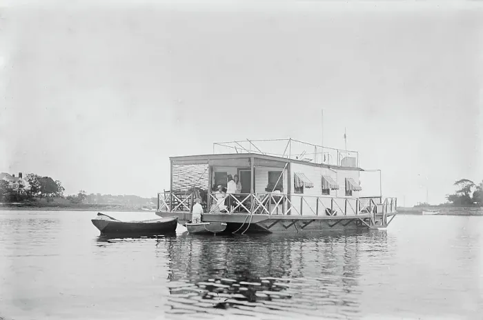 Framed Print : Houseboat, New Rochelle, between c1915 and c1920. Creator: Bain News Service Framed Print : Houseboat, New Rochelle, between c1915 and c1920. Creator: Bain News Service