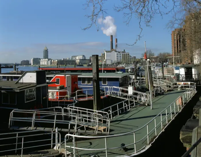 Framed Print : Houseboats, Chelsea Embankment, London Framed Print : Houseboats, Chelsea Embankment, London