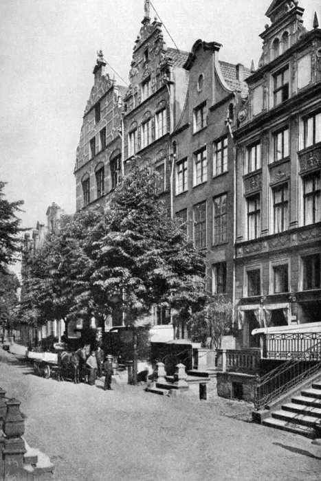 Framed Print : Houses on the Brodbankengasse, Danzig, c1922