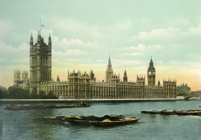 Framed Print : The Houses of Parliament, c1900s. Creator: Eyre & Spottiswoode Framed Print : The Houses of Parliament, c1900s. Creator: Eyre & Spottiswoode