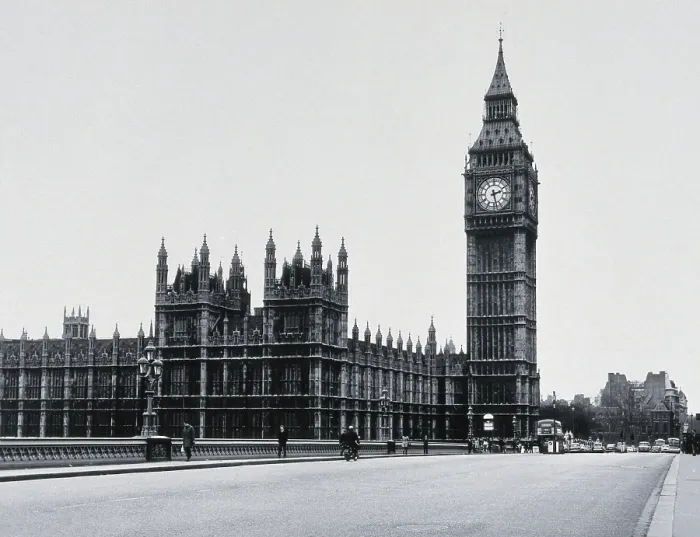 Framed Print : The Houses of Parliament, viewed from Lambeth Bridge, c1900s. Creator: Unknown Framed Print : The Houses of Parliament, viewed from Lambeth Bridge, c1900s. Creator: Unknown