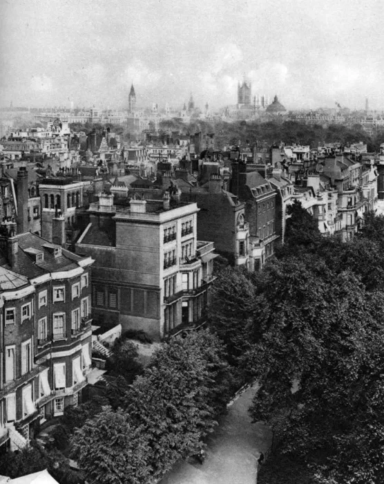 Framed Print : Houses along Queens Walk, Green Park, London, 1926-1927. Artist: McLeish
