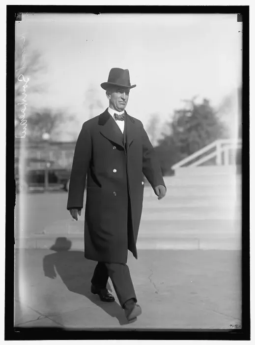 Framed Print : Howard Southerland, between 1909 and 1923. Creator: Harris & Ewing. Howard Southerland, between 1909 and 1923. Creator: Harris & Ewing Framed Print : Howard Southerland, between 1909 and 1923. Creator: Harris & Ewing. Howard Southerland, between 1909 and 1923. Creator: Harris & Ewing