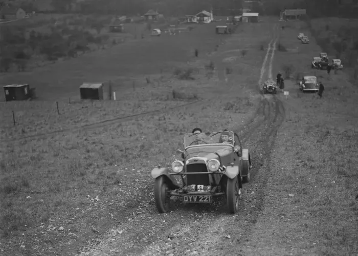 Framed Print : HRG of PC Clark competing in the London Motor Club Coventry Cup Trial, Knatts Hill, Kent, 1938 Framed Print : HRG of PC Clark competing in the London Motor Club Coventry Cup Trial, Knatts Hill, Kent, 1938