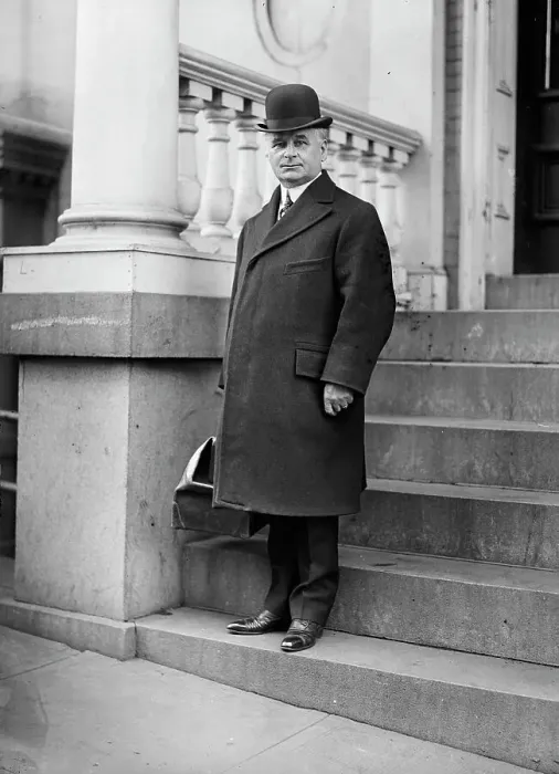 Framed Print : Hugh Frayne, Chairman, Labor Division, War Industries Board, 1917. Creator: Harris & Ewing. Hugh Frayne, Chairman, Labor Division, War Industries Board, 1917. Creator: Harris & Ewing Framed Print : Hugh Frayne, Chairman, Labor Division, War Industries Board, 1917. Creator: Harris & Ewing. Hugh Frayne, Chairman, Labor Division, War Industries Board, 1917. Creator: Harris & Ewing