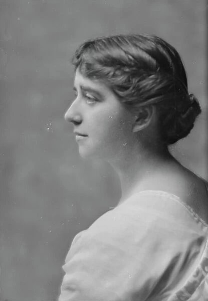 Hughes, B.E. Mrs. portrait photograph, 1916 Jan. 24. Creator: Arnold Genthe