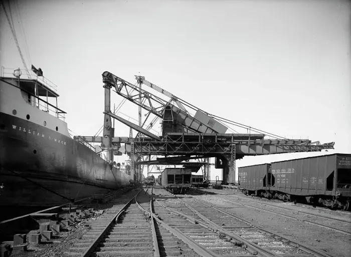Framed Print : Hulett machine unloading ore, Buffalo, N.Y. c1908. Creator: Unknown Framed Print : Hulett machine unloading ore, Buffalo, N.Y. c1908. Creator: Unknown