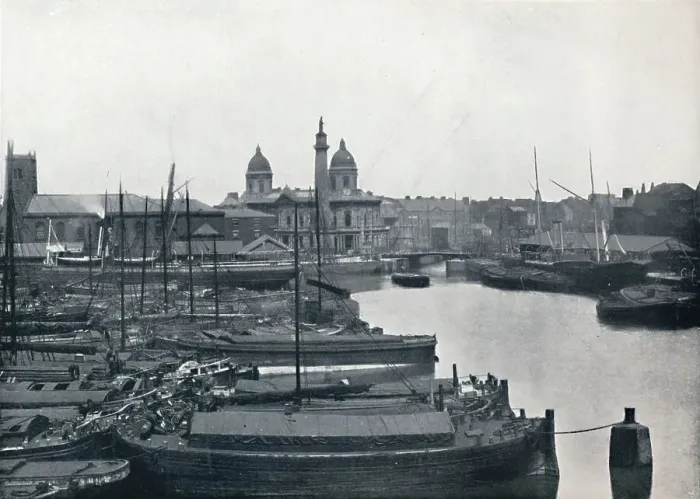 Framed Print : Hull - Princes Dock: With The Wilberforce Memorial and Dock Offices, 1895 Framed Print : Hull - Princes Dock: With The Wilberforce Memorial and Dock Offices, 1895