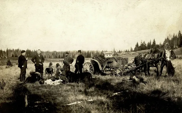 Framed Print : On a hunt in the vicinity of the Znamensky glass factory, 1913. Creator: S. Ia. Mamontov Framed Print : On a hunt in the vicinity of the Znamensky glass factory, 1913. Creator: S. Ia. Mamontov