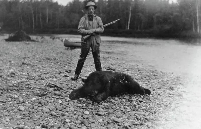 Framed Print : Hunter with bear which he killed, between c1900 and 1927. Creator: Unknown Framed Print : Hunter with bear which he killed, between c1900 and 1927. Creator: Unknown