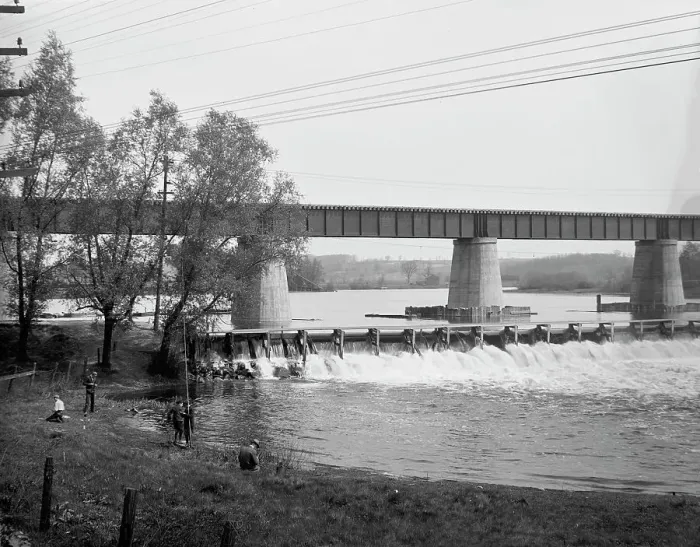 Framed Print : Huron River dam, Ann Arbor, Mich. between 1910 and 1920. Creator: Unknown Framed Print : Huron River dam, Ann Arbor, Mich. between 1910 and 1920. Creator: Unknown