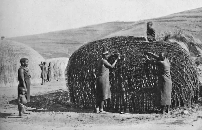 Framed Print : Hut building in Zululand, 1912 Framed Print : Hut building in Zululand, 1912