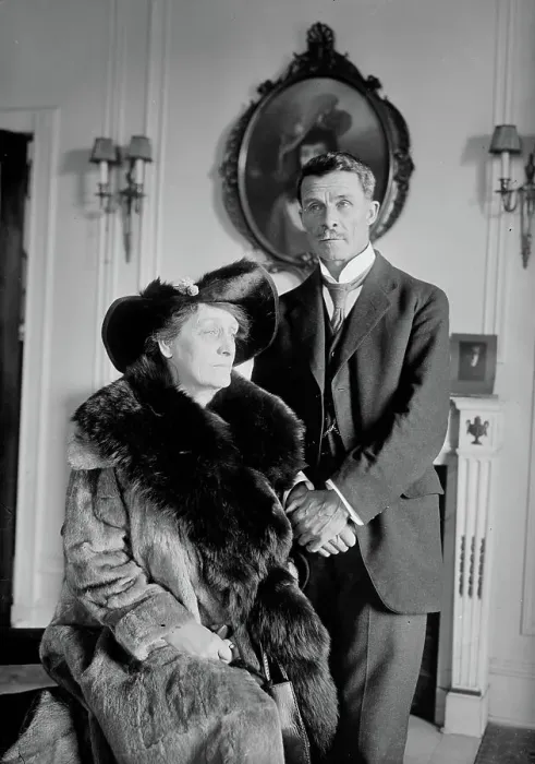 Framed Print : H.Y. Braddon & wife, 1918. Creator: Bain News Service Framed Print : H.Y. Braddon & wife, 1918. Creator: Bain News Service