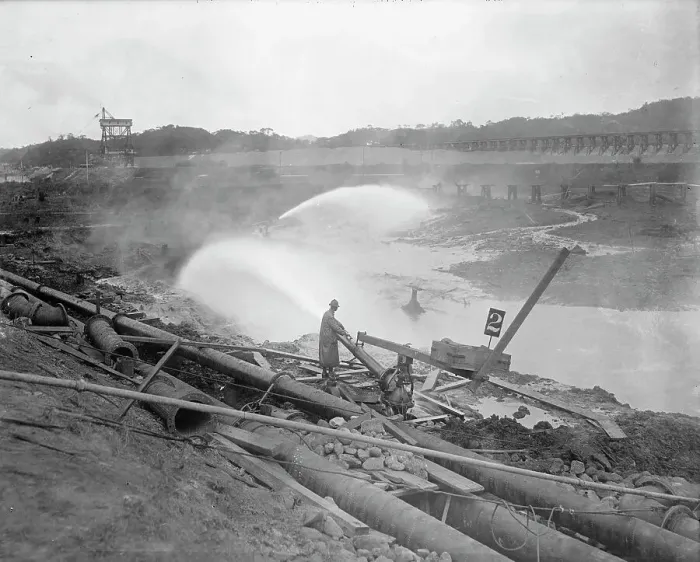 Framed Print : Hydraulic Excavation, Miraflores - Monitors in Oberation [sic], December 21, 1910. Creator: Harris & Ewing. Hydraulic Excavation, Miraflores - Monitors in Oberation [sic], December 21, 1910. Creator: Harris & Ewing
