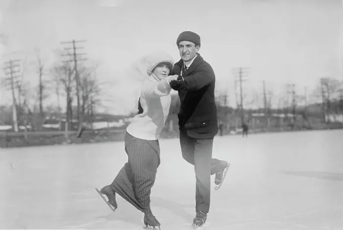 Framed Print : Ice Tango - Mae Hollander and Louis Borod, between c1910 and c1915. Creator: Bain News Service Framed Print : Ice Tango - Mae Hollander and Louis Borod, between c1910 and c1915. Creator: Bain News Service