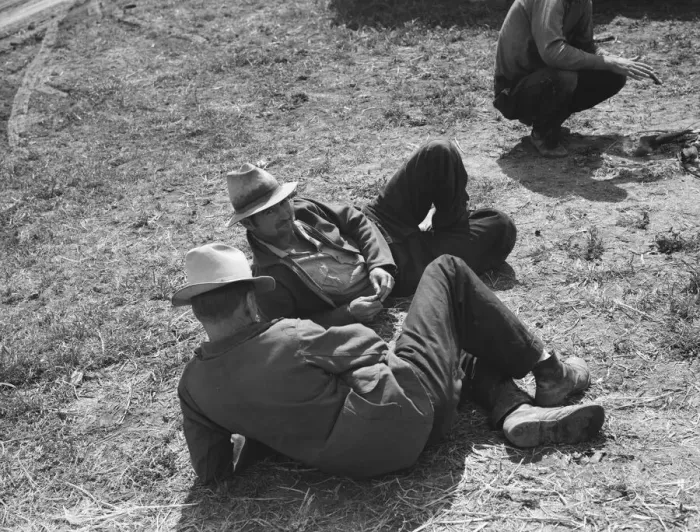 Framed Print : Idle migrants, foothills north of San Jose, California, 1939. Creator: Dorothea Lange