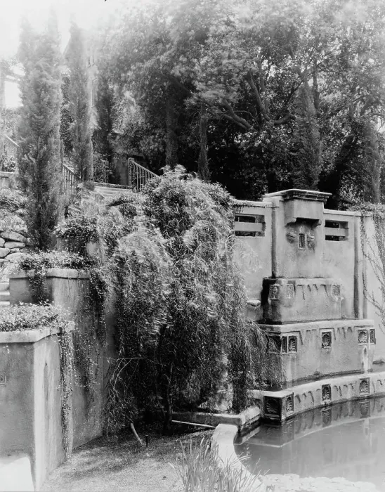 Framed Print : Il Paradiso, Mrs. Dudley Peter Allen house, 1188 Hillcrest Avenue, Oak Knoll, Pasadena, CA, 1917. Creator: Frances Benjamin Johnston. Il Paradiso, Mrs. Dudley Peter Allen house, 1188 Hillcrest Avenue, Oak Knoll, Pasadena, CA, 1917 Framed Print : Il Paradiso, Mrs. Dudley Peter Allen house, 1188 Hillcrest Avenue, Oak Knoll, Pasadena, CA, 1917. Creator: Frances Benjamin Johnston. Il Paradiso, Mrs. Dudley Peter Allen house, 1188 Hillcrest Avenue, Oak Knoll, Pasadena, CA, 1917