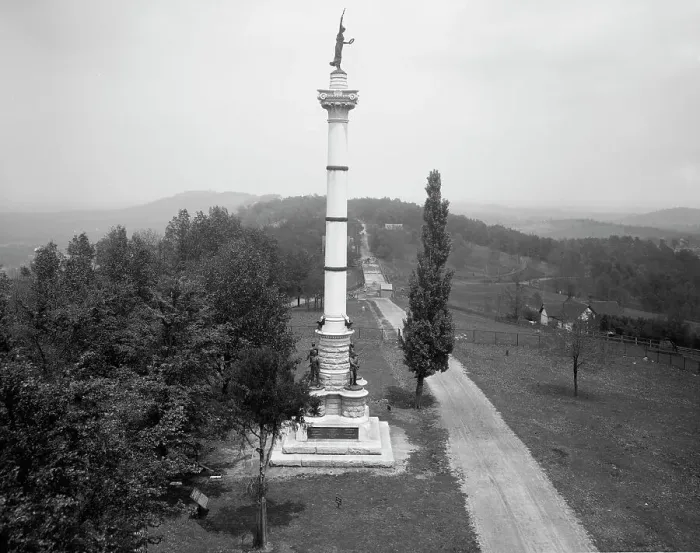 Framed Print : Illinois Monument, Missionary Ridge, Tenn. c1907. Creator: Unknown Framed Print : Illinois Monument, Missionary Ridge, Tenn. c1907. Creator: Unknown