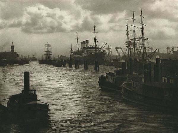 Im Hamburger Hafen - (In Hamburg Harbour), 1931. Artist: Kurt Hielscher