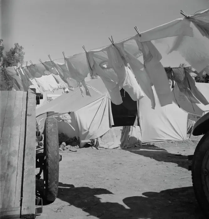 Framed Print : The incessant struggle for cleanliness amid dust and dirt, Imperial County, California, 1937. Creator: Dorothea Lange Framed Print : The incessant struggle for cleanliness amid dust and dirt, Imperial County, California, 1937. Creator: Dorothea Lange