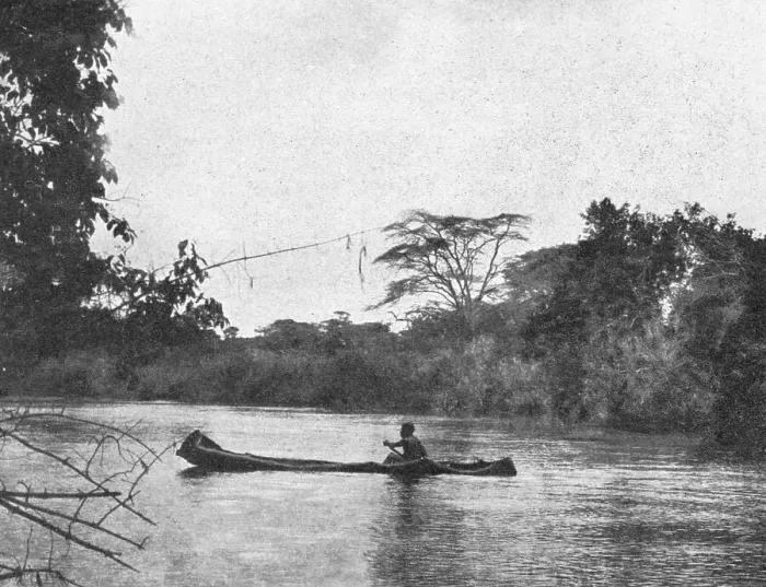 Framed Print : Indigene de l'Angola naviguant sur un fleuve; Afrique Australe, 1914. Creator: Unknown Framed Print : Indigene de l'Angola naviguant sur un fleuve; Afrique Australe, 1914. Creator: Unknown