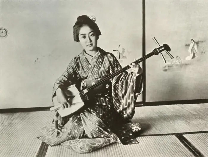 Framed Print : The Indispensible Geisha, 1910. Creator: Herbert Ponting Framed Print : The Indispensible Geisha, 1910. Creator: Herbert Ponting