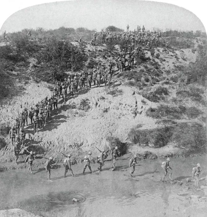 Framed Print : Infantry fording the Vet River during Lord Roberts advance on Pretoria, South Africa, 1901. Artist: Underwood & Underwood Framed Print : Infantry fording the Vet River during Lord Roberts advance on Pretoria, South Africa, 1901. Artist: Underwood & Underwood
