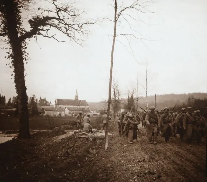 Framed Print : Infantry, Genicourt, northern France, c1914-c1918 Framed Print : Infantry, Genicourt, northern France, c1914-c1918