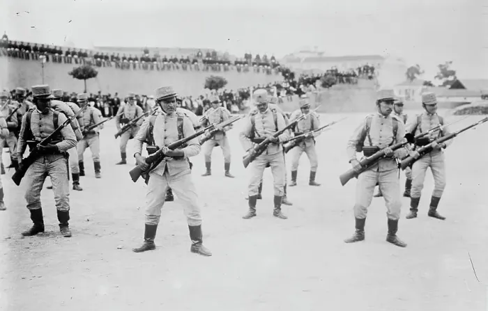 Framed Print : Infantry, Portugal, between c1910 and c1915. Creator: Bain News Service Framed Print : Infantry, Portugal, between c1910 and c1915. Creator: Bain News Service