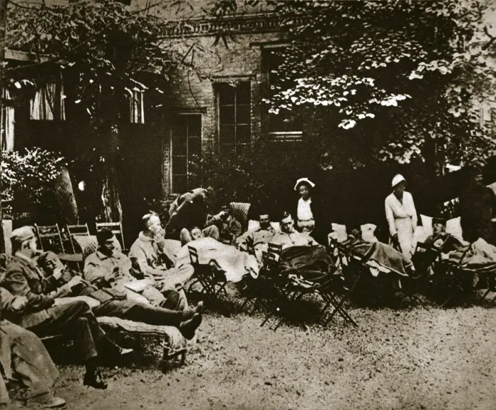 Framed Print : Injured soldiers recuperating at an American hospital in Paris, France, World War I, 1918 Framed Print : Injured soldiers recuperating at an American hospital in Paris, France, World War I, 1918