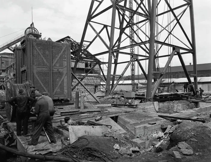 Framed Print : Installing a cage at Hickleton Main pit, Thurnscoe, South Yorkshire, 1961. Artist Framed Print : Installing a cage at Hickleton Main pit, Thurnscoe, South Yorkshire, 1961. Artist