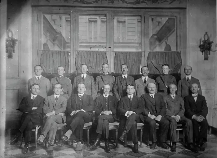 Framed Print : Intelligence chiefs, peace conference. between c1915 and c1920. Creator: Bain News Service Framed Print : Intelligence chiefs, peace conference. between c1915 and c1920. Creator: Bain News Service