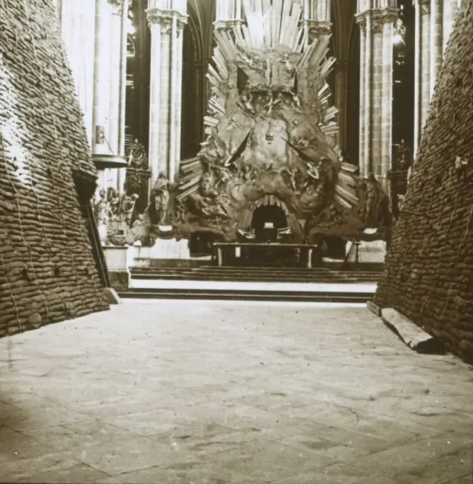 Framed Print : Interior of the cathedral, Amiens, northern France, c1914-c1918 Framed Print : Interior of the cathedral, Amiens, northern France, c1914-c1918