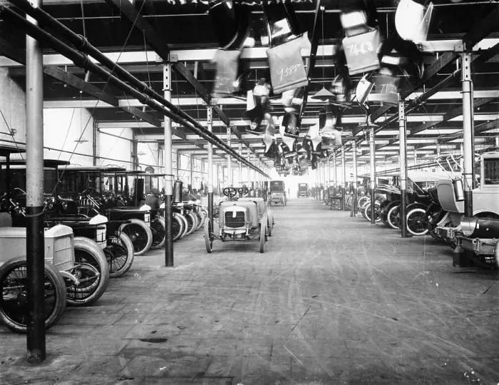 Framed Print : Interior of Daimler factory, (1900s?) Framed Print : Interior of Daimler factory, (1900s?)
