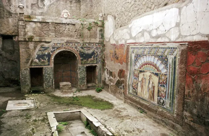 Framed Print : Interior garden-room in the House of Neptune, Herculaneum, Italy Framed Print : Interior garden-room in the House of Neptune, Herculaneum, Italy