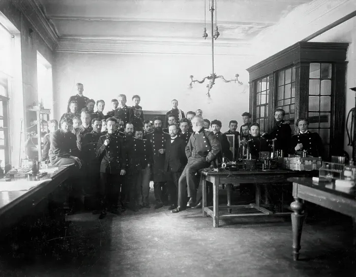 Framed Print : Interior of a physiology laboratory either at the Institute of Experimental Medicine or at... 1904. Creator: Unknown Framed Print : Interior of a physiology laboratory either at the Institute of Experimental Medicine or at... 1904. Creator: Unknown