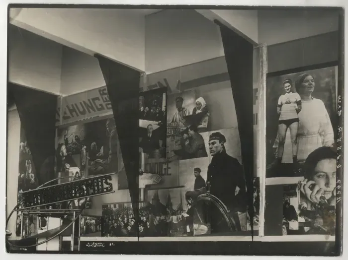 Framed Print : Interior of the Soviet pavilion at the International Press Exhibition, Cologne. Artist: Lissitzky, El (1890-1941)