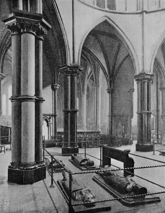 Framed Print : Interior of the Temple Church, City of London, c1905 (1906). Artist: Photochrom Co Ltd of London Framed Print : Interior of the Temple Church, City of London, c1905 (1906). Artist: Photochrom Co Ltd of London